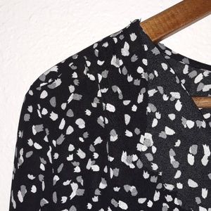 CLEARANCE MAKE OFFER Ann Taylor Size L Blouse